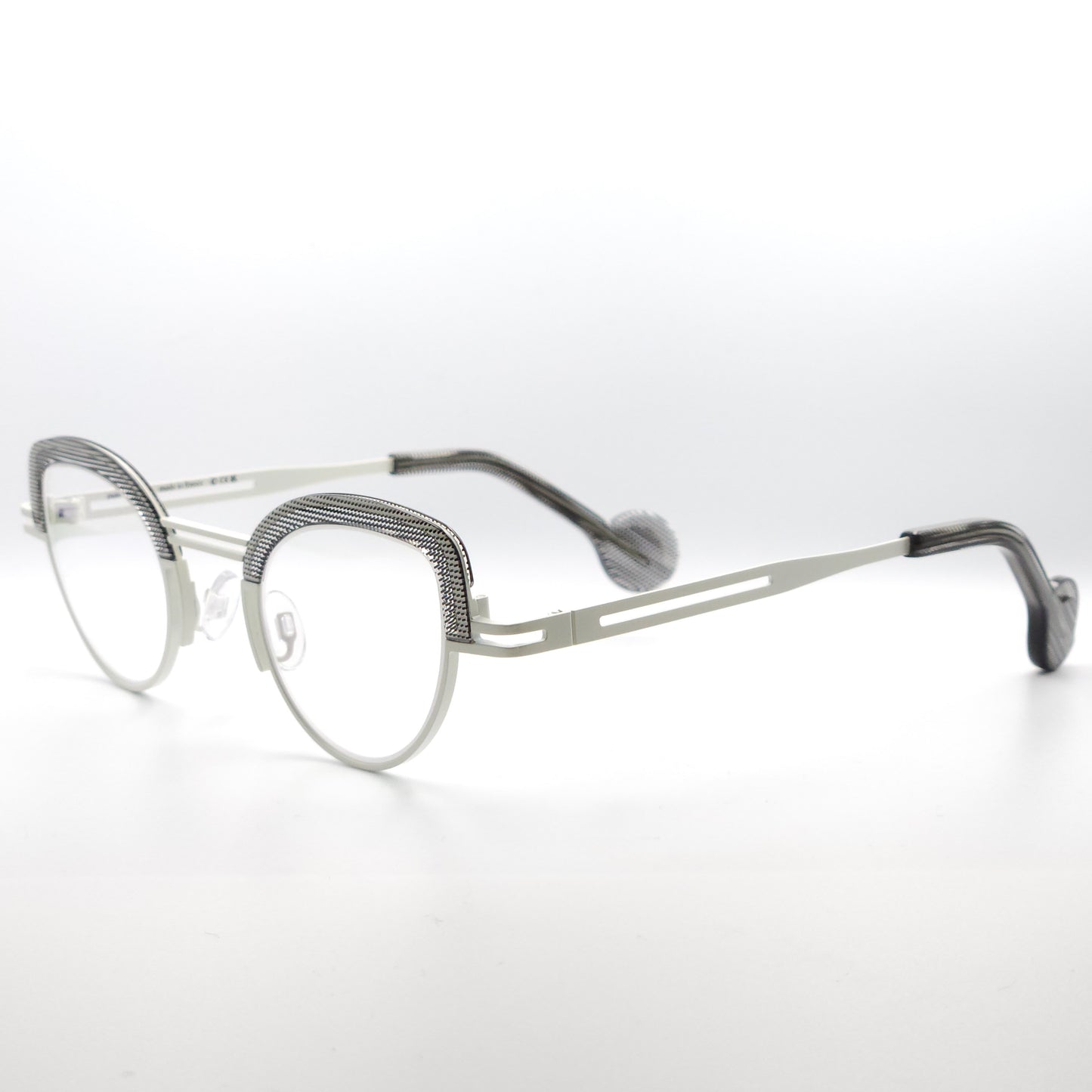 Theo Eyewear Lipstick 385