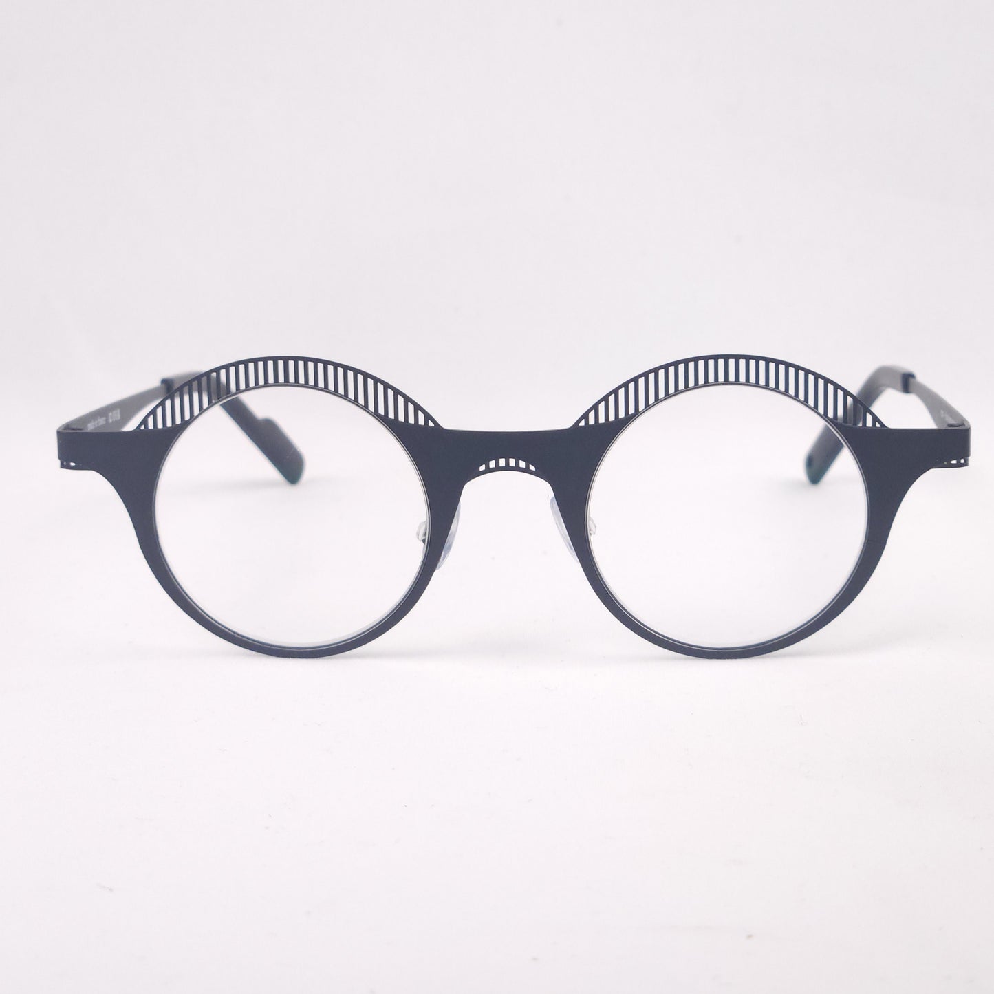 Theo Eyewear Pen 5